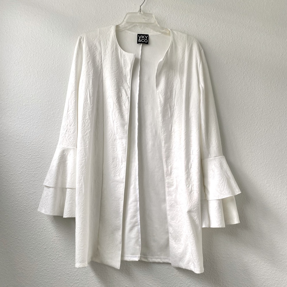 148. NWOT White Floral Print Long Open Front Flare Sleeve Cardigan Sweater